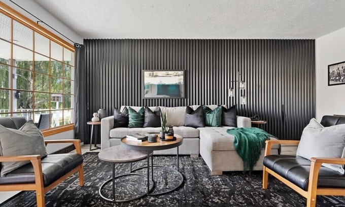 Drumheller Casa | Stylish Drumheller Retreat: Steps from the Red Deer River!