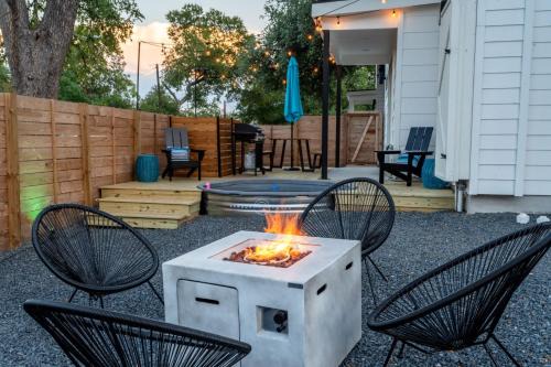 Blackshear-Prospect Hill Casa | Stylish Eastside Getaway Yard Pool Firepit & Golf Nearby