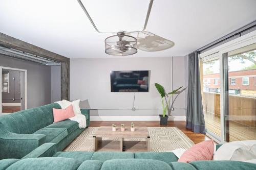 Downtown Niagara Falls Apartamento | Stylish Escape By The Falls 6-8