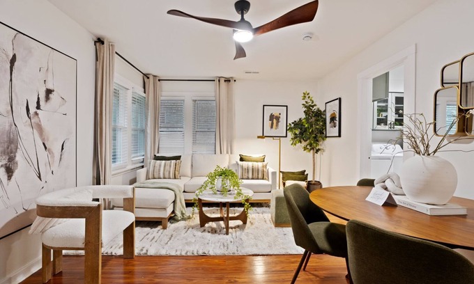 Evanston Casa | Stylish Evanston Retreat Near NU & Lakefront