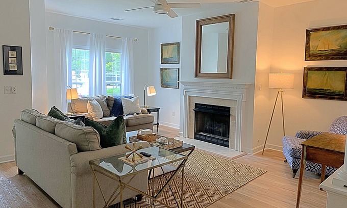 Mount Pleasant Casa | Stylish Executive Retreat 3 bedroom 2.5 bath