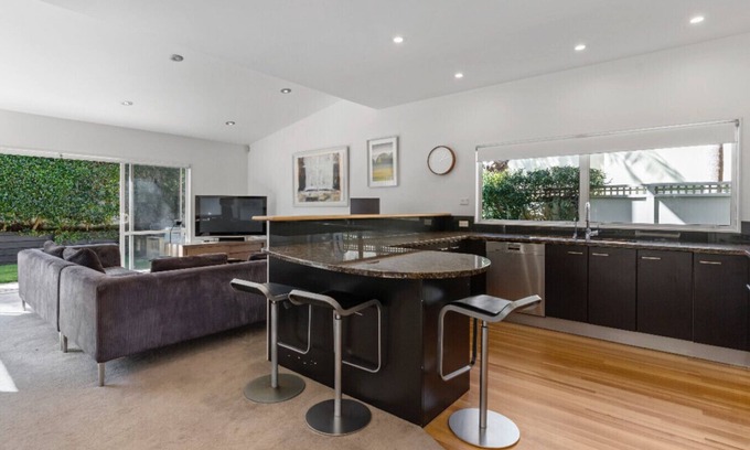 Remuera Apartamento | Stylish Executive Remuera Home