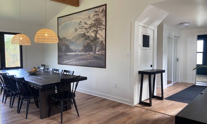 South Londonderry Chalet De Esquí | Stylish Farmhouse - Close to Ski, Golf + Hot Tub