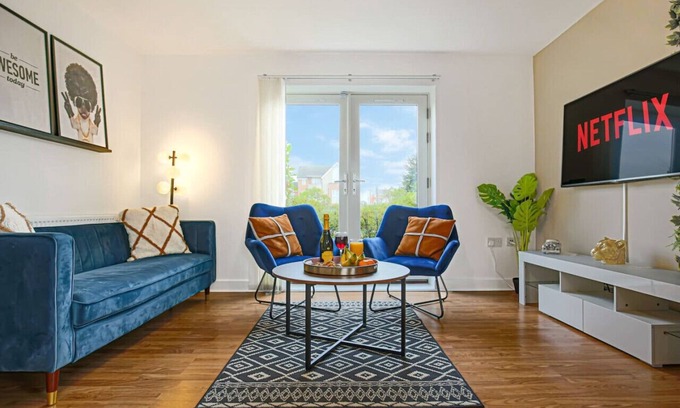 Newport Pagnell Apartamento | Stylish Flat Free Parking Balcony Sky TV
