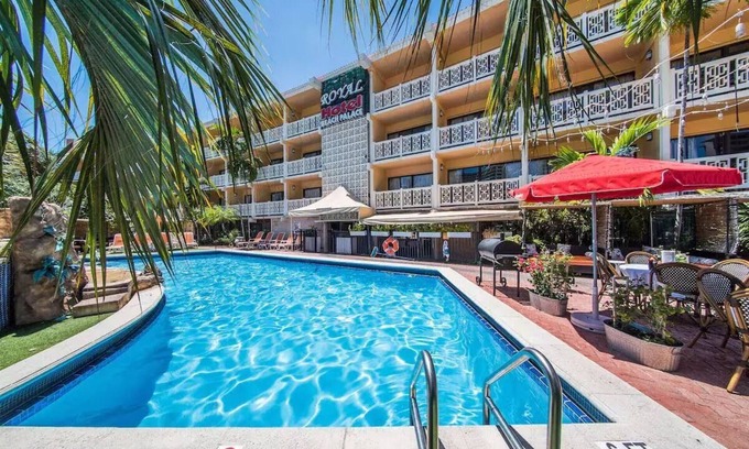 Galt Mile Hotel | Stylish Fort Lauderdale Stay Near Riverwalk, | Two 2-Bedroom Unit in The Garden