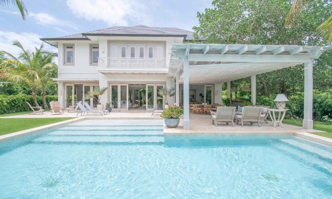 Punta Cana Villa | Stylish fully-staffed villa near beach and lagoons in exclusive golf resort
