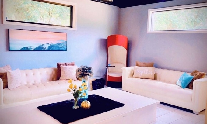 Eagan Park Casa | Stylish Gated Retreat Home-3mins to ATL airport