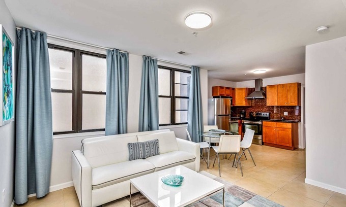 Chinatown Apartamento | Stylish & Great Location Next to the Convention Center