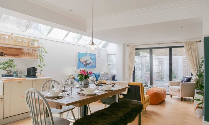 Sands End Apartamento | Stylish Hideaway with Oasis Garden