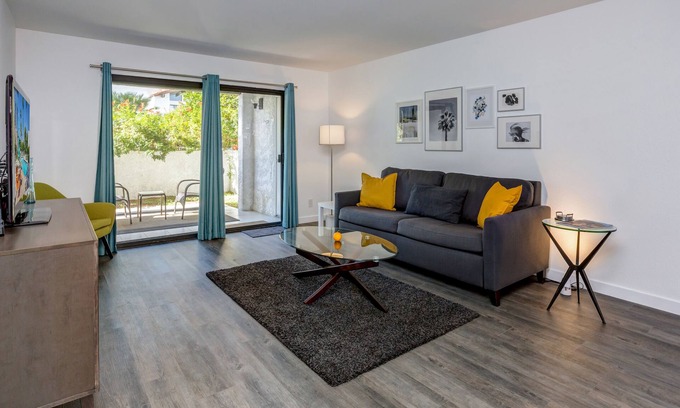 Canyon View Estates Condominio | Elegante y moderno condominio a pocos pasos de la piscina.