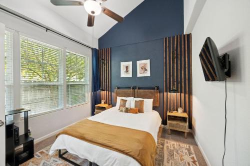 Oak Cliff Casa | Stylish Historic Home Near Bishop Arts 5 min