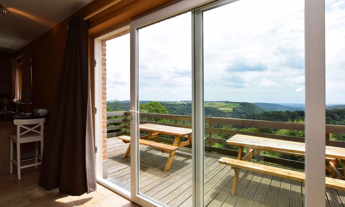 Hastiere-Lavaux Casa | Stylish holiday home in Hastière with terrace