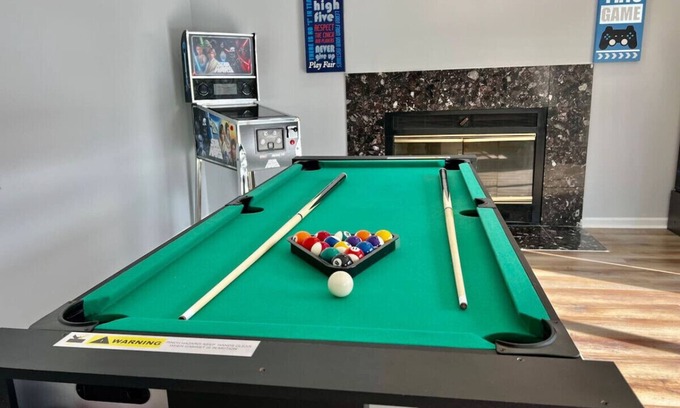 Crystal Lake Casa | Stylish Home for 12~Games Room~Pet Friendly