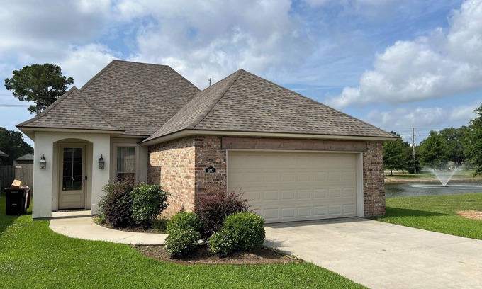 Milton Casa | Stylish home in the heart of Youngsville near Youngsville Sports Complex.