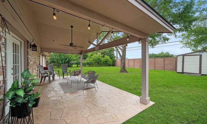 La Porte Apartamento | Stylish Home Minutes from the Beach with Backyard Bliss