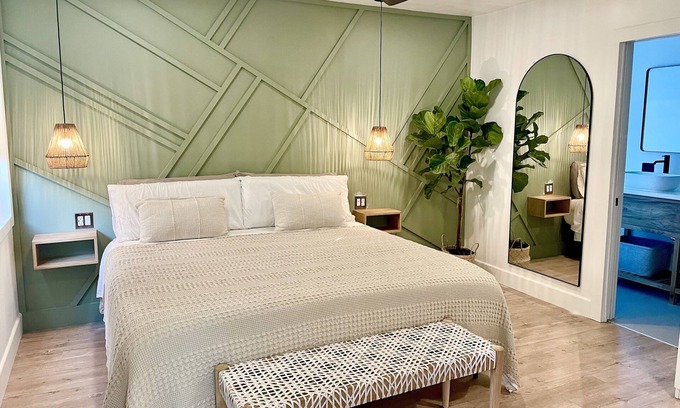Ocean Beach Casa | Stylish home with a rooftop deck. Restaurants, bars & beach are just steps away!