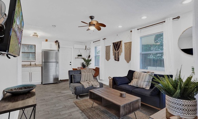 Middle River Terrace Casa | Suite King con Estilo Cerca de Playa y Bares