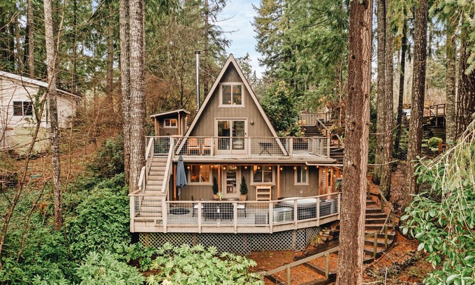 Burley Cabina | Stylish Lakefront Cabin Retreat, Sauna/Hot tub & Cold Plunge