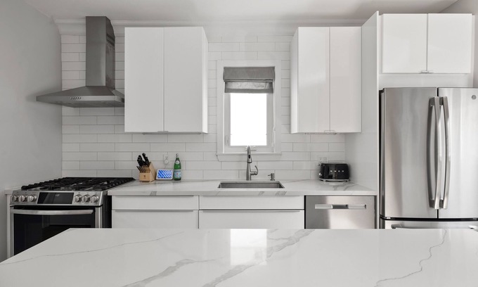 Little Italy Casa | Stylish Little Italy Gem: A Modern Urban Retreat