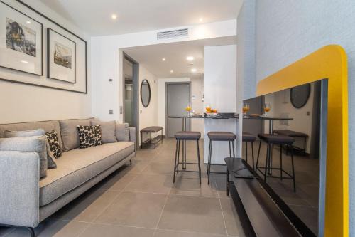Barrio de La Latina Apartamento | Stylish Loft for 2 in La Latina The Ultimate Madrid Escape Latina Toledo IX