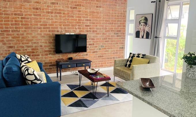 Durban North Apartamento | Stylish Loft-style Apartment - Close to all the Action