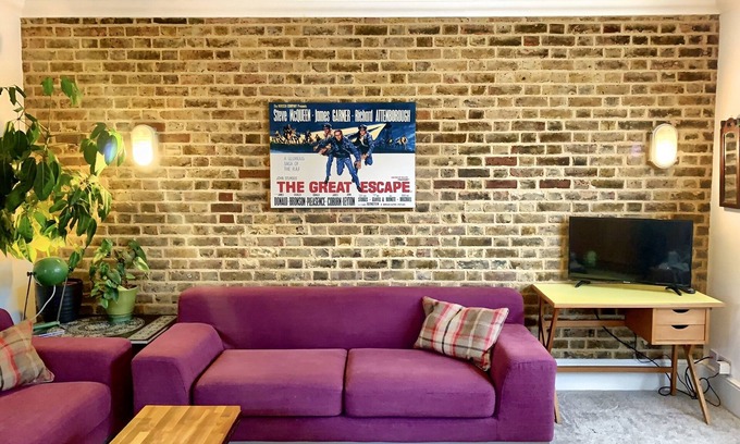 Bush Hill Park Apartamento | Elegante apartamento en Londres con estacionamiento y excelentes conexiones de transporte.