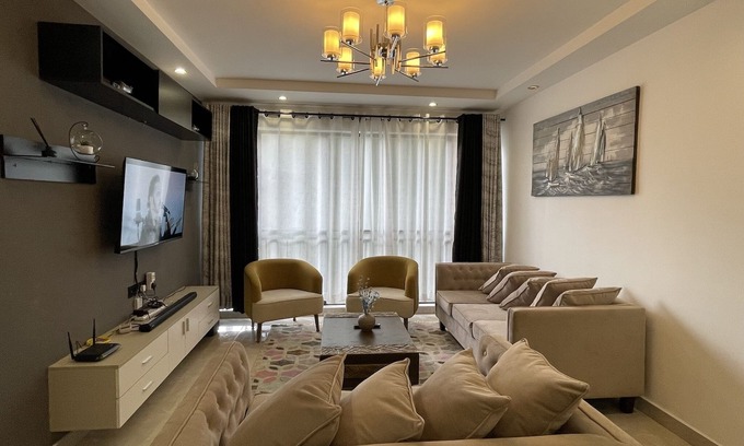 Thompson Estate Apartamento | Stylish Luxe Apt Steps from Junction Mall