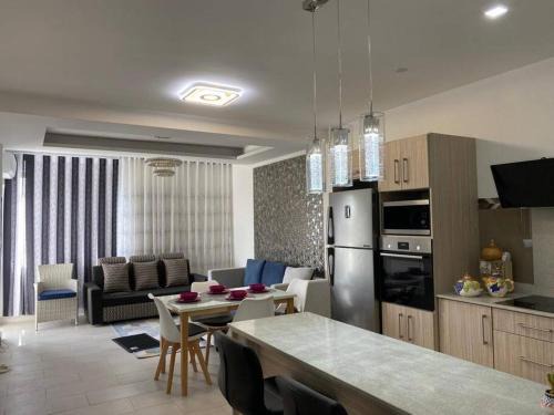 Candos Apartamento | Stylish & Luxury 2-bed parkside apart with pool