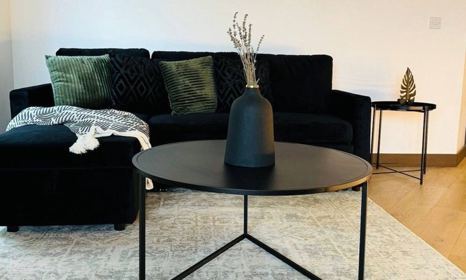 Maidstone Apartamento | Stylish Maidstone Apt – Private Parking Included