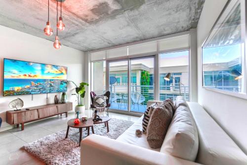 Midtown Apartamento | Stylish Midtown Miami Condo - Pool & Prime Location