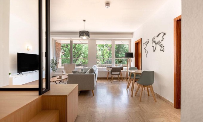 Kirchberg Apartamento | Stylish Minimalism in Kirchberg 1 Bus Stop to Lux City Cntr