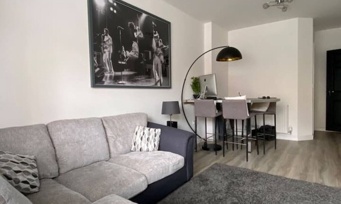 Willesborough Apartamento | Stylish Modern 1 Bedroom Flat With Patio Garden & Parking