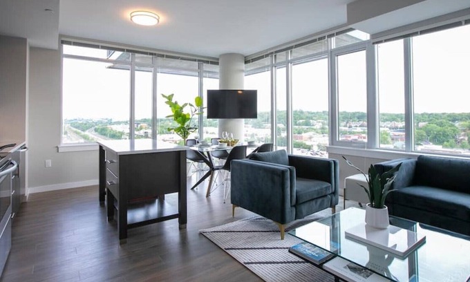 Taylor Run Apartamento | ⚜Stylish + Modern 2-Bdrm Apt⚜King Bed☞FreeParking☜