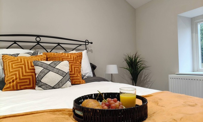 Thetford Casa | Stylish Modern 2-Bed Home Near A11