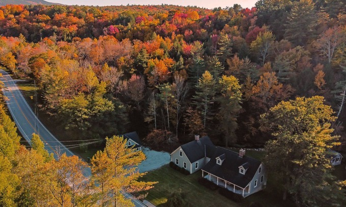 Wallingford Otro | Central Vermont Summer at Stylish Modern Farmhouse