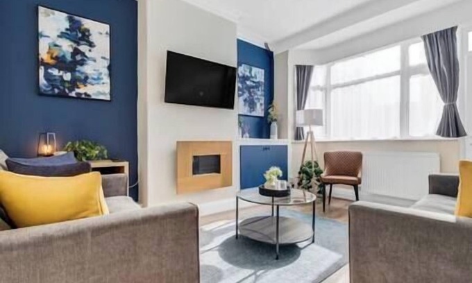 Aylestone Casa | Stylish Modern House|Wifi & Smart TV|Free Parking