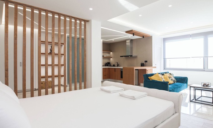 Piraeus Apartamento | Stylish Modern Suite at Piraeus Port