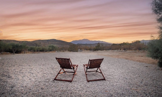 Morongo Valley Casa | Stylish Morongo Valley Retreat. Pond/waterfall views all around, fenced for dogs