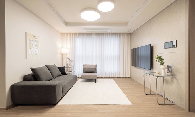 Tobongil-tong Condominio | Stylish Mount Air Condo: 3 Bedrooms, 2 Bathrooms, 4 Air Conditioners, 65-inch TV