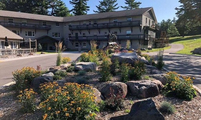 Iron Mountain Condominio | Sleeps 6! Mountain Escape + Pool & Hot Tub Access