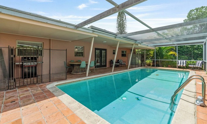 Coachman Glen Casa | Stylish Naples 4BR Home w/ Pool & Patio - 3 KINGS