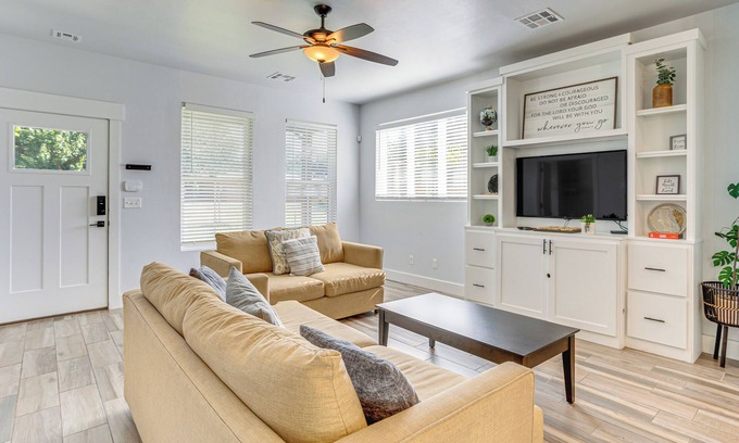 Central Oklahoma City Casa | Stylish OKC Farmhouse w/ Garden - Close to OU