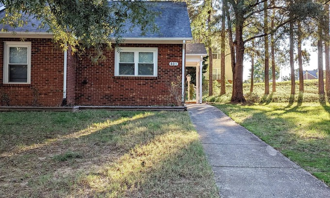 Cary Casa | Stylish One-Level Near RDU - Cozy & Modern