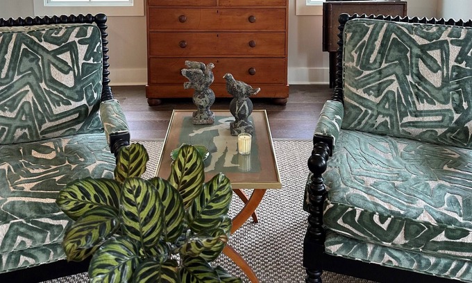 Oxford Cabaña | Stylish Oxford getaway! Just a 10-minute walk to Oxford’s historic Downtown Squ.