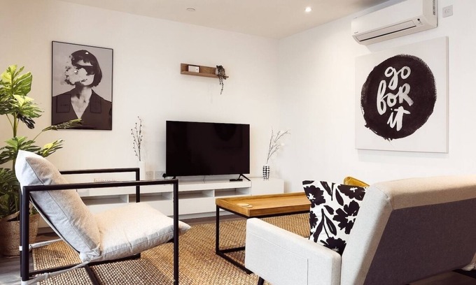 Syon Apartamento | Stylish Pad London: with Free Parking!