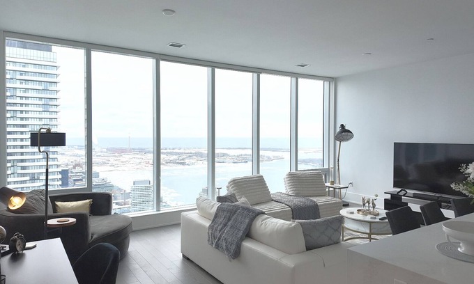 Old Toronto Apartamento | Stylish Penthouse Downtown Toronto! Brand New!