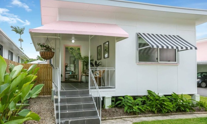 Parramatta Park Casa | Stylish & Pet-Friendly Getaway – Your Tropical Escape Awaits