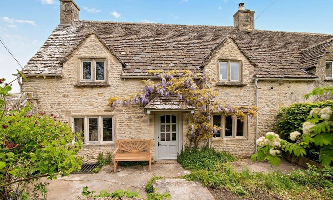 Rendcomb Cabaña | Stylish pet friendly Cotswold holiday cottage - Smuggsbarn Cottage