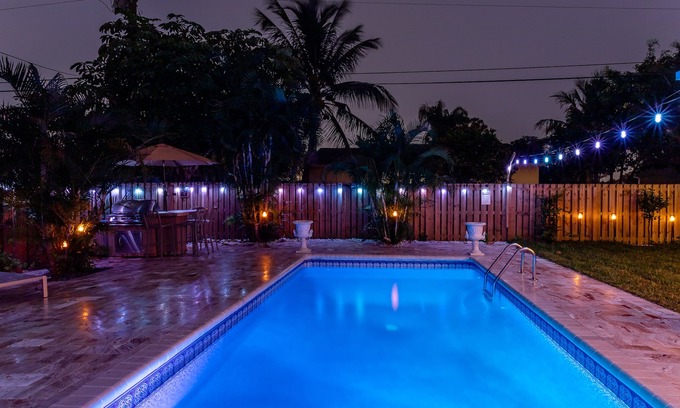 Boynton Beach Casa | Most Stylish Pool Home In Boynton Beach! Great area close to everything!
