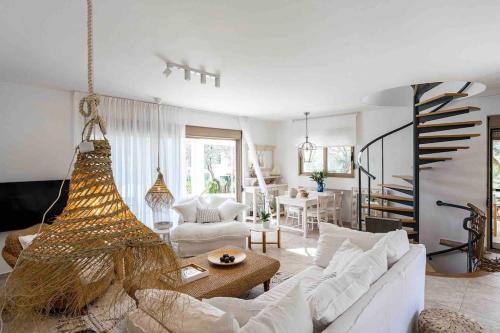 Haniotis Apartamento | Stylish Pool Villa Konstantinidis Complex